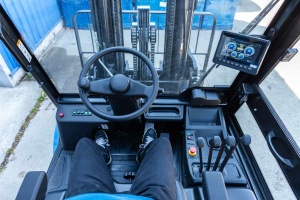 EFL503-HV-6 Stivuitor electric 5.000 kg, catarg triplex, cabina inchisa si incalzita - Img 14