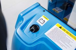 CDD12R-EN Transpalet electric cu catarg 1.200 kg, inaltime de ridicare 2.500 - 3.500 mm - Img 4