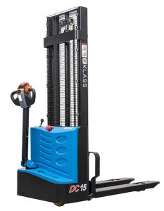 CDD15J Transpalet electric cu catarg 1.500 kg, inaltime de ridicare 2.000 - 3.500 mm