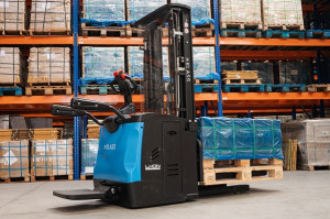 ES16-RS Transpalet electric cu catarg 1.600 kg, cu platforma, inaltime de ridicare 5.500 mm - Img 6