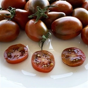 Tomate cherry Black Plume