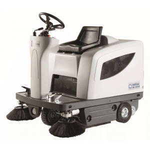 MASINA DE MATURAT CU POST DE CONDUCERE, CU BATERIE, INCARCATOR , 2 BATERII NILFISK SR 1101 B