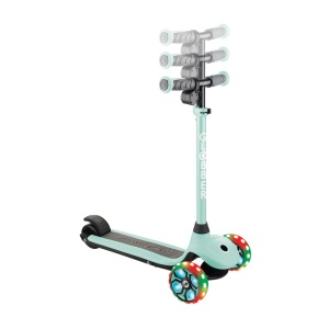 Trotineta Globber E-MOTION 4, ghidon reglabil pe inaltime, roti cu LED, motor 80W, autonomie 8-10 km, culoare verde
