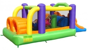 Saltea gonflabila Obstacle Course cu spatiu de catarat, doua tobogane, loc pentru sarit si doua tunele
