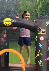 Saltea gonflabila interactiva Kidz Rock cu loc pentru sarituri, tobogan si 6 paduri cu lumini si sunete - Img 7