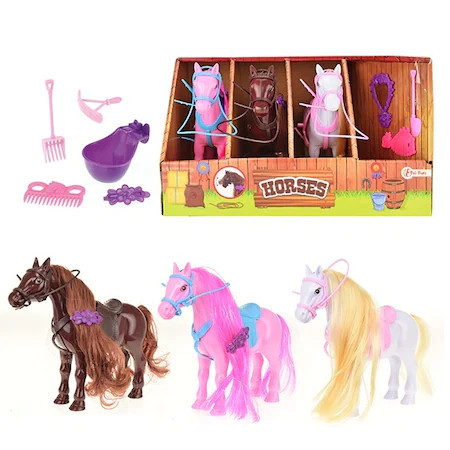 Set 3 figurine Toi-Toys Cai in Grajd cu Accesorii