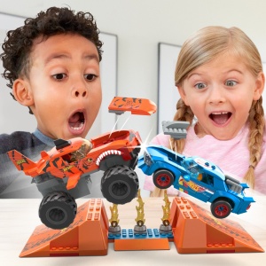 HOT WHEELS MONSTER TRUCK MEGA SET CONSTRUCTIE CURSA TIGER SHARK CHOMP - Img 5