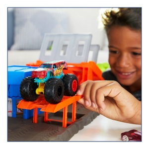 HOT WHEELS MONSTER TRUCKS SET BLAST STATION - Img 3