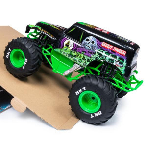 Masinuta cu Telecomanda Monster Jam- Freestyle Force Grave Digger 1:15 - Img 5