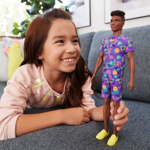 PAPUSA BAIAT FASHIONISTAS CU TINUTA LEJERA MULTICOLORA - Img 3
