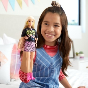 PAPUSA BARBIE FASHIONISTA BLONDA CU TINUTA DE VARA ROCK - Img 3