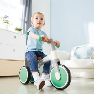 Hape Bicicletă de Echilibru Verde cu 3 Roți – Jucărie Sigură și Educativă - Img 6