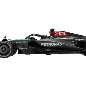 MASINA CU TELECOMANDA MERCEDES AMG F1 W15 E PERFORMANCE SCARA 1 LA 12 - Img 3