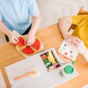 MELISSA AND DOUG TOP AND BAKE SET DE JOACA MASA DE FACUT PIZZA DIN LEMN - Img 5