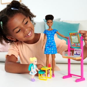 BARBIE CARIERE SET MOBILIER CU PAPUSA BRUNETA PROFESOARA - Img 7