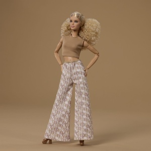 BARBIE SIGNATURE PAPUSA BARBIE BASIC MODEL 07 BLONDA - Img 8