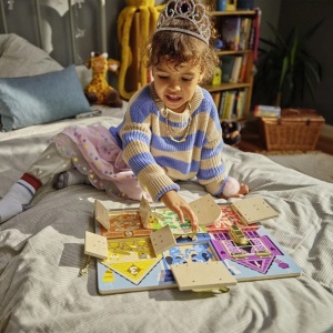MELISSA AND DOUG SET DE INVATARE PLACA CU ZAVOARE DIN LEMN - Img 4