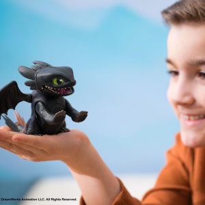 CUM SA ITI DRESEZI DRAGONUL FIGURINA DRAGON TOOTHLESS CU SUNETE - Img 5
