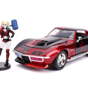 MASINUTA DIN METAL HARLEY QUINN 1969 CHEVY CORVETTE SCARA 1:24 - Img 2