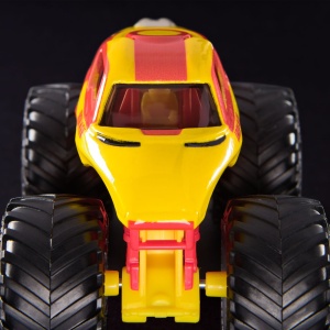 MONSTER JAM MARVEL CAMION GIGANT IRON MAN SCARA 1 LA 64 - Img 6