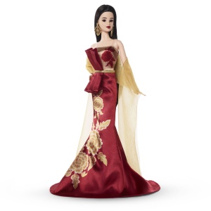 Papusa Barbie Signature Anul Nou 2026, rochie rosie cu motive florale aurii, capa aurie, 33x20.5x7.5cm, multicolor - Img 3