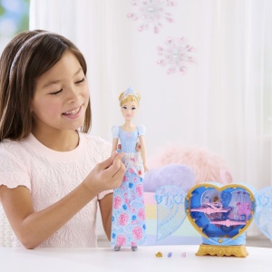 Papusa Cenusareasa, Disney Princess, set cu accesorii, multicolor, 32.5x18x7.5cm  - Img 5