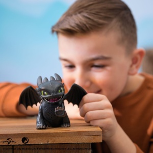 CUM SA ITI DRESEZI DRAGONUL FIGURINA DRAGON TOOTHLESS CU SUNETE - Img 6