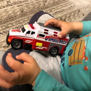 DICKIE TOYS AMBULANTA CU LUMINI SI SUNETE 15CM - Img 3