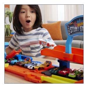 HOT WHEELS CITY TRANSFORMAREA GARAJULUI DE CASCADORII CU MASINUTA INCLUSA - Img 4
