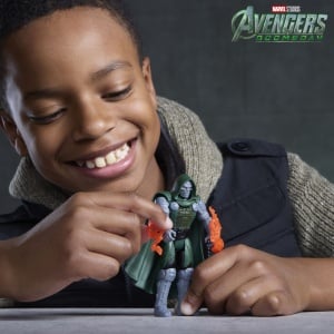 MARVEL AVENGERS DOOMSDAY ACTION VERSE SET FIGURINA DOCTOR DOOM SI ACCESORII - Img 3