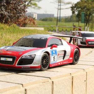 MASINA CU TELECOMANDA AUDI R8 LMS PERFORMANCE SCARA 1 LA 18 - Img 4