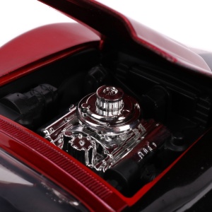 MASINUTA DIN METAL HARLEY QUINN 1969 CHEVY CORVETTE SCARA 1:24 - Img 8