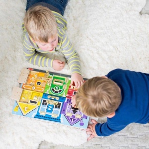 MELISSA AND DOUG SET DE INVATARE PLACA CU ZAVOARE DIN LEMN - Img 8