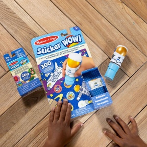MELISSA AND DOUG STICKER WOW SET DE JOACA AUTOCOLANTE SI STAMPILA ASTRONAUT - Img 7