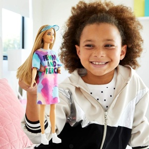 PAPUSA BARBIE FASHIONISTA CU PARUL BLOND SI ROCHITA SPORT - Img 3