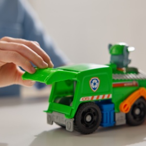 PATRULA CATELUSILOR SET VEHICUL DE BAZA CAMIONUL DE RECICLARE SI FIGURINA ROCKY - Img 3