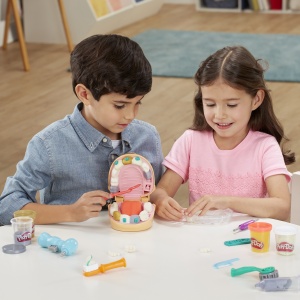 PLAY-DOH SET DENTISTUL CU ACCESORII SI DINTI COLORATI - Img 7