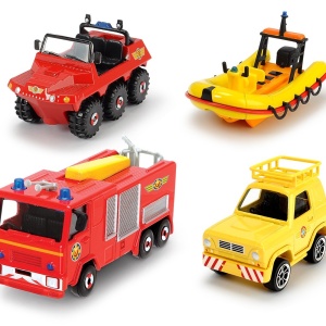 POMPIERUL SAM SET 4 VEHICULE DIN METAL CU BARCA SCARA 1:64