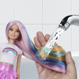 Set de joaca Barbie cu par stralucitor curcubeu si accesorii - Img 6