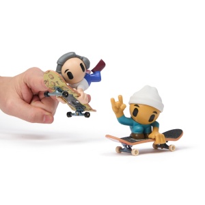 TECH DECK SK8 CREW PACHET 2 SETURI PLITA SI FIGURINA 9.6CM CASCA ALBA SI CASTI GRI - Img 3