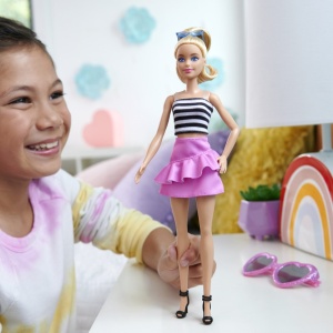 BARBIE PAPUSA BARBIE FASHIONISTA BLONDA CU PARUL PRINS IN COADA SI FUSTA ROZ - Img 3