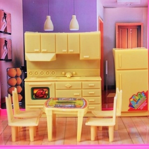 Casuta de papusi MalPlay de construit, cu mobilier si figurine, 136 piese - Img 5