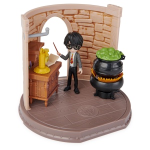 HARRY POTTER WIZARDING WORLD MAGICAL SALA DE CLASA MINIS POTIUNI HARRY POTTER - Img 2