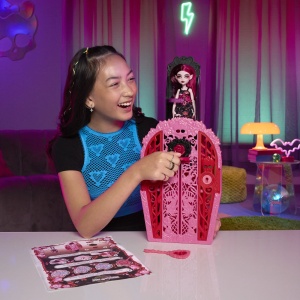 MONSTER HIGH GRADINA DE LA MIEZUL NOPTII PAPUSA DRACULAURA - Img 5