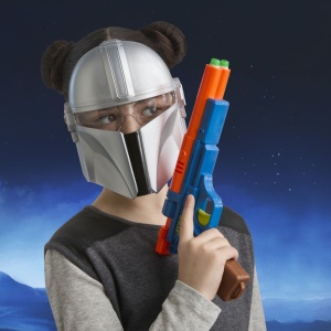 STAR WARS MANDALORIANUL SI GROGU SET BLASTER SI MASCA MANDALORIANUL CU LUMINI SI SUNETE - Img 6