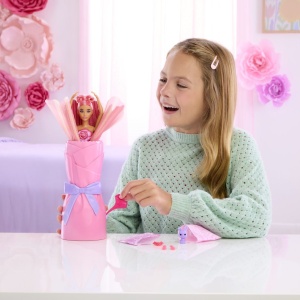 BARBIE PETAL POP SET PAPUSA BARBIE TRANDAFIR ROSU SI ACCESORII - Img 3