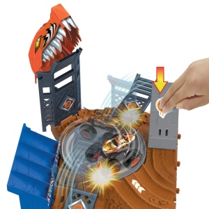 HOT WHEELS MONSTER TRUCK ARENA SMASHERS PROVOCAREA SPIN-OUT - Img 2