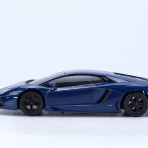 MAISTO MASINUTA CU TELECOMANDA 2.4GHz LAMBORGHINI AVENTADOR COUPE SCARA 1 LA 24 - Img 9