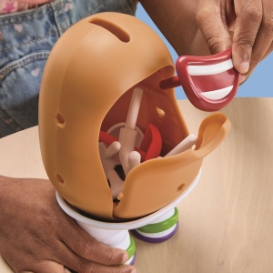 TOY STORY 5 DOMNUL CAP DE CARTOF FIGURINA BUZZ DE ASAMBLAT - Img 4