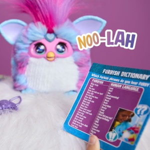 FURBY VIBES JUCARIE INTERACTIVA BLUE RAZZ - Img 11